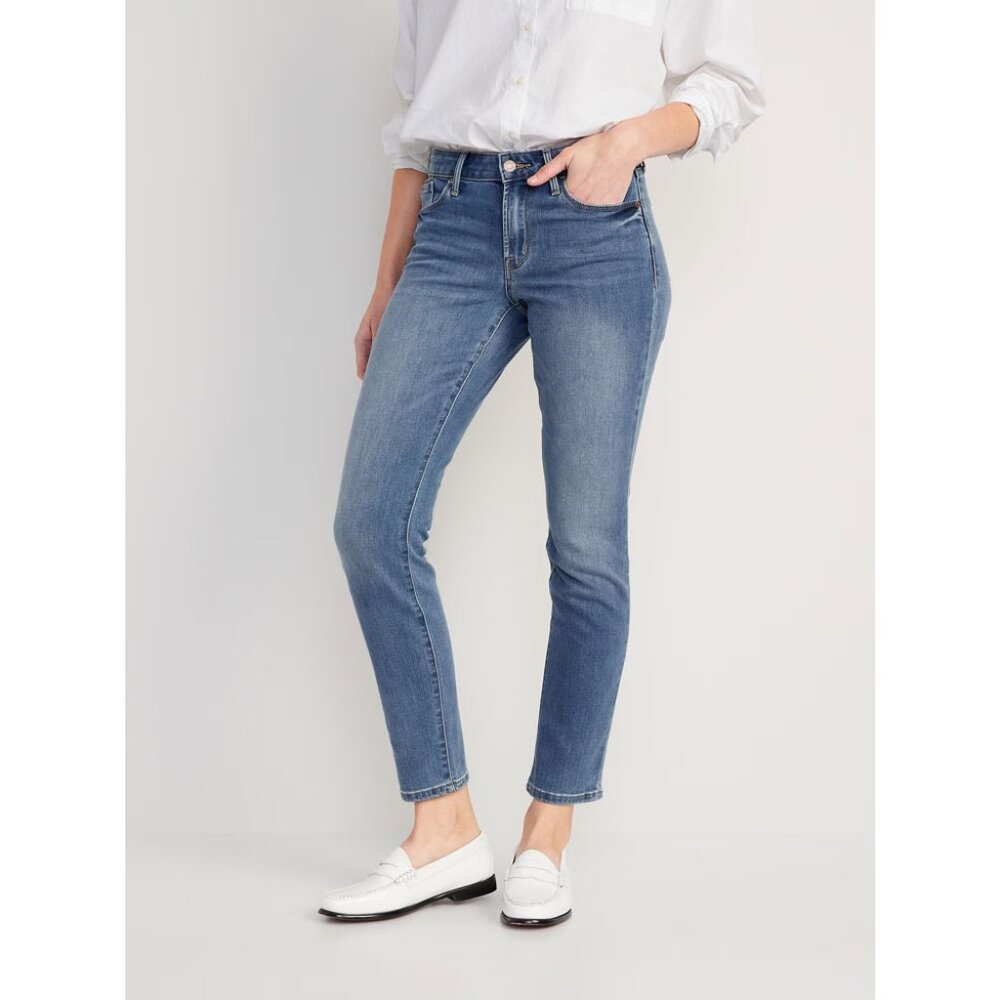 Mid-Rise Power Slim Straight Jeans